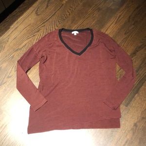 Aritzia Wilfred Asymmetrical Hem V Neck Sweater